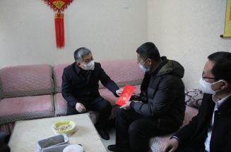 市委常委、副市長(zhǎng)賈剛走訪慰問公司困難職工